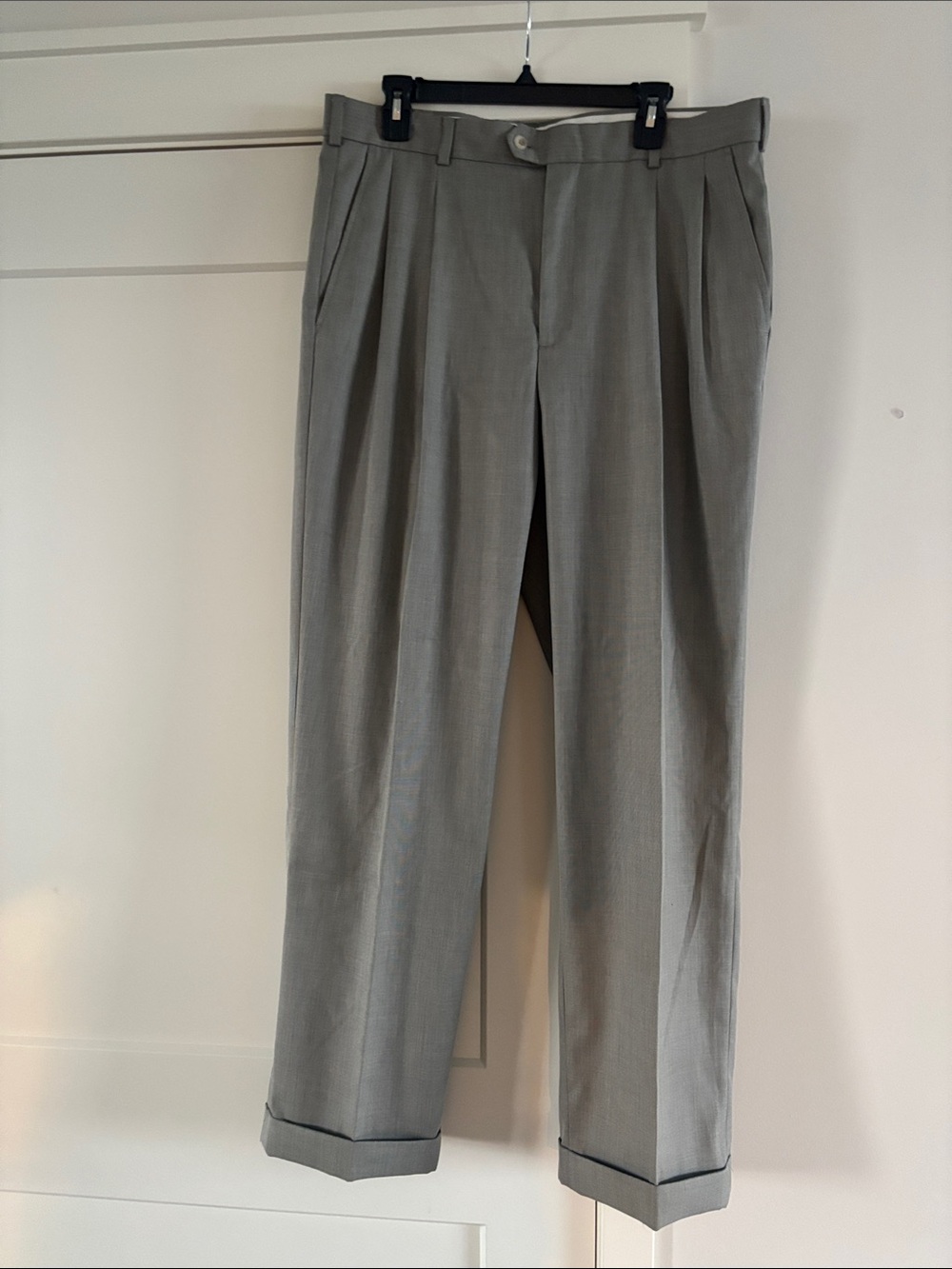 Stafford Light Gray Pleated Dress Pants